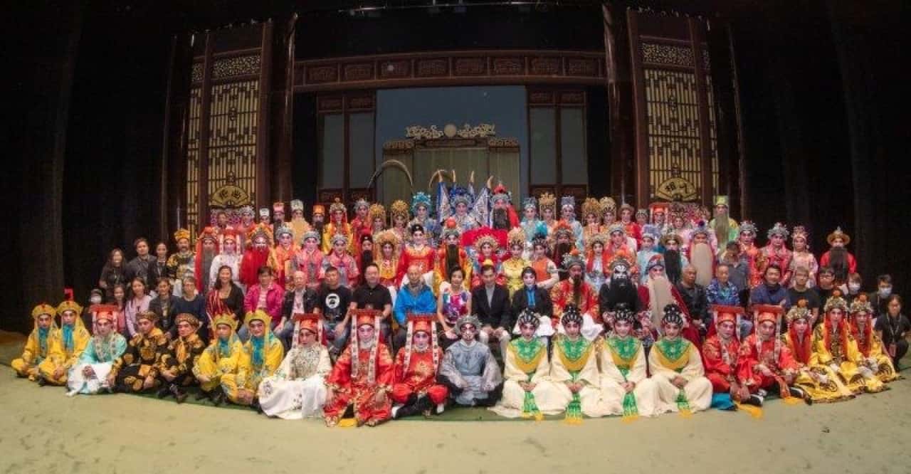 2020年10月8、9、16、17、18日《玉皇登殿》於屯門大會堂和香港文化中心上演 本會獲康樂及文化事務署邀請,假屯門大會堂及香港文化中心獻演傳統粵劇例戲《玉皇登殿》、《八仙賀壽》、《加官》和《仙姬送子》及排場折子戲《平貴別窰》、《困谷》、《打洞結拜》、《關公守華容》、《白門樓之陳宮罵曹》、《金蓮戲叔》和《劉金定斬四門》,並由新劍郎、羅家英和龍貫天出任藝術總監。