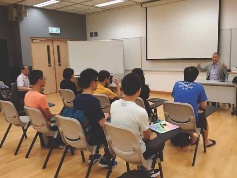 2011年於香港科技大學設「粵劇藝術課程」