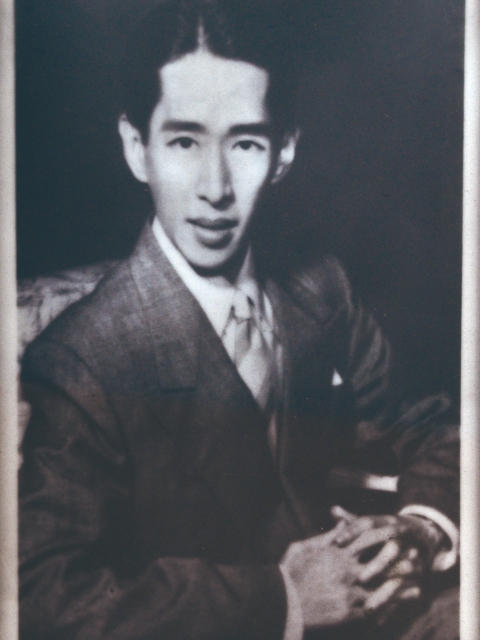 新馬師曾先生 MBE ┃理事會主席年期 1953-54 (第一及二屆) 、1972-75 (第〸六及〸七屆) 、1986-87 (第廿三屆)