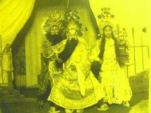 陳年古典照片由羅家英提供2